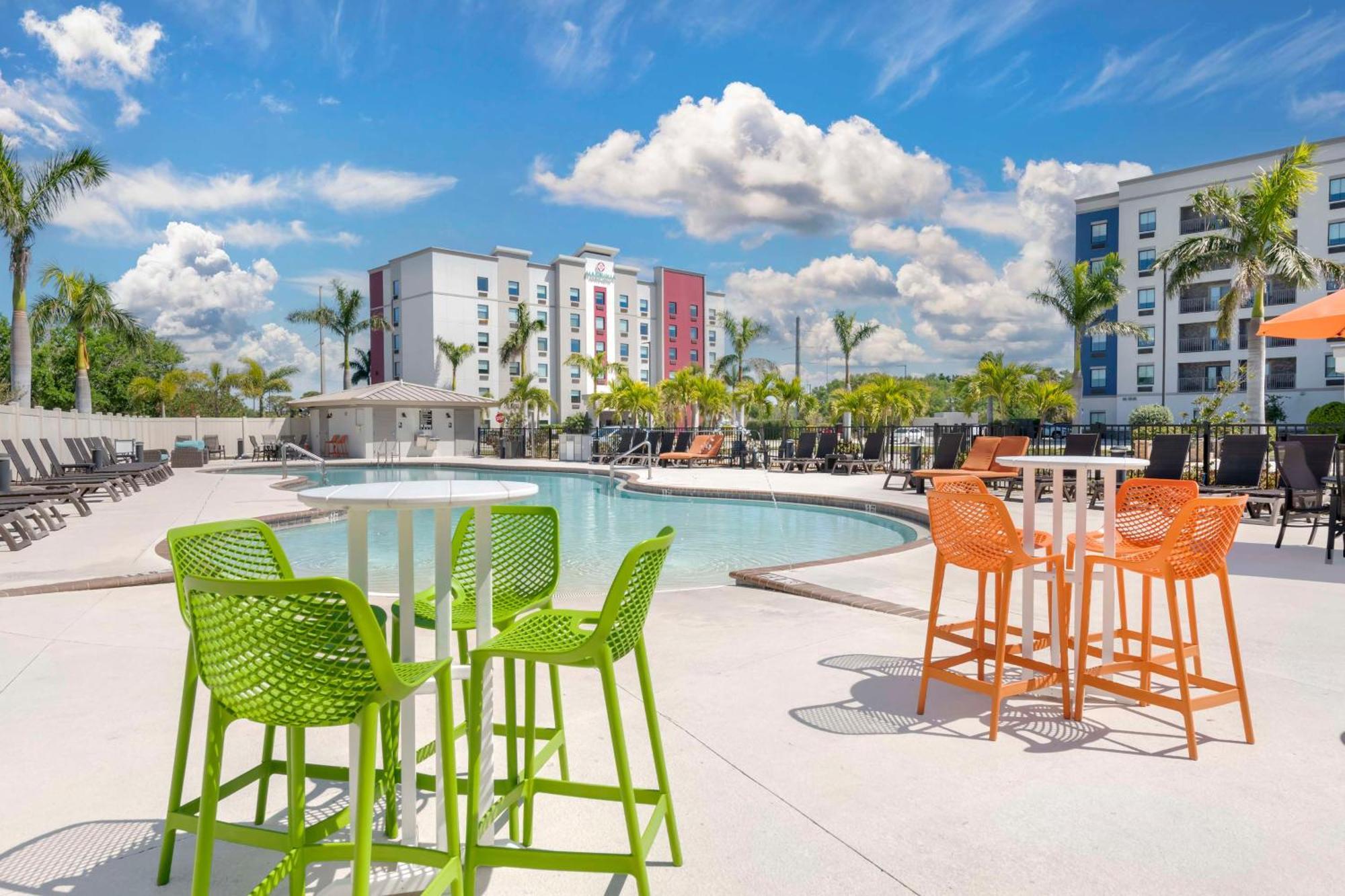 Magnolia Pointe; BW Signature Collection Fruitville エクステリア 写真