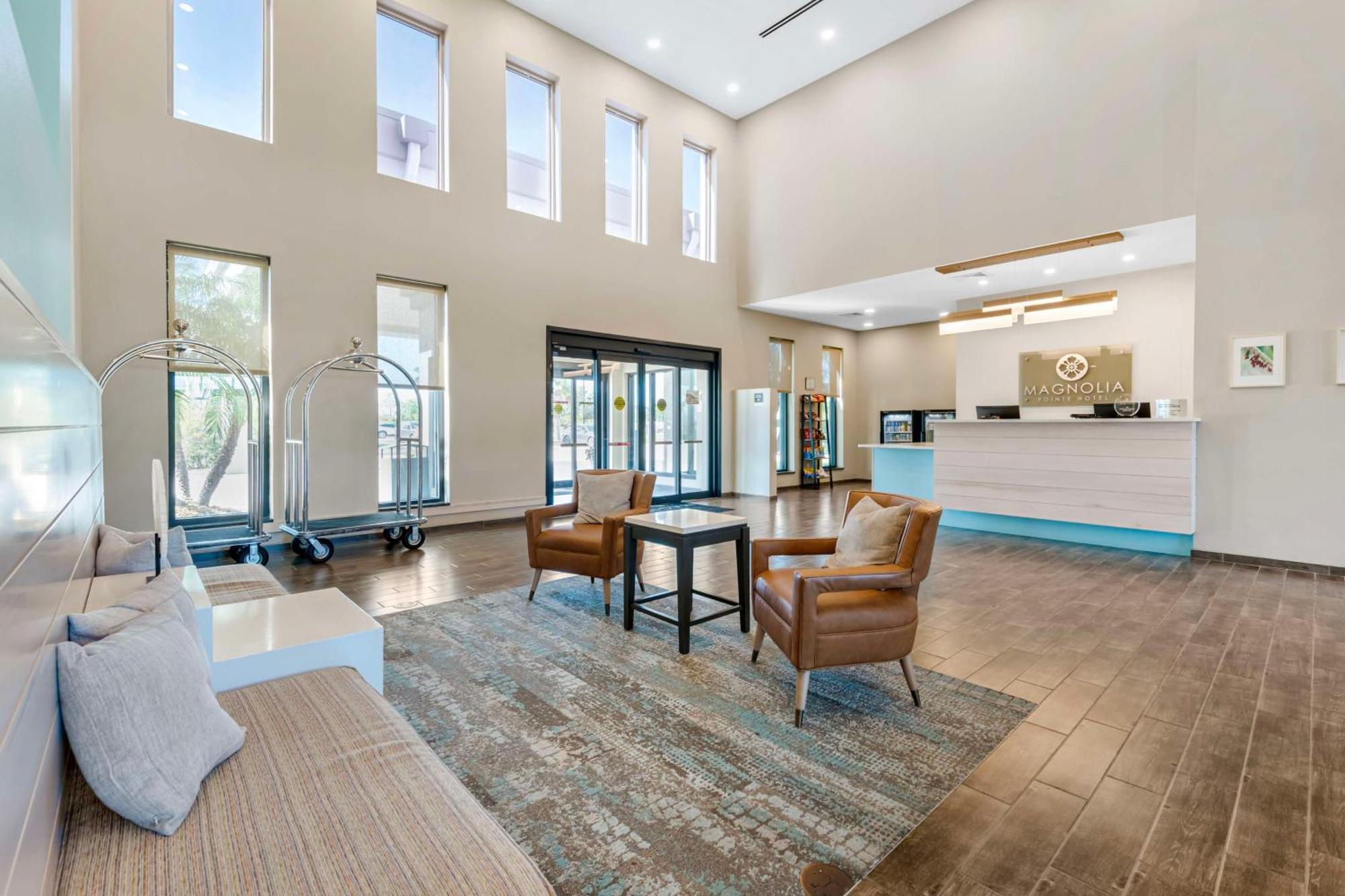 Magnolia Pointe; BW Signature Collection Fruitville エクステリア 写真